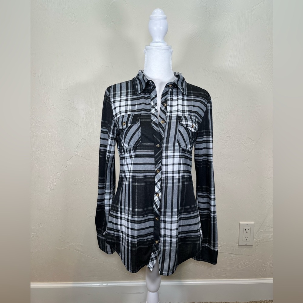 Like New! Passport Flannel Button Down Shirt